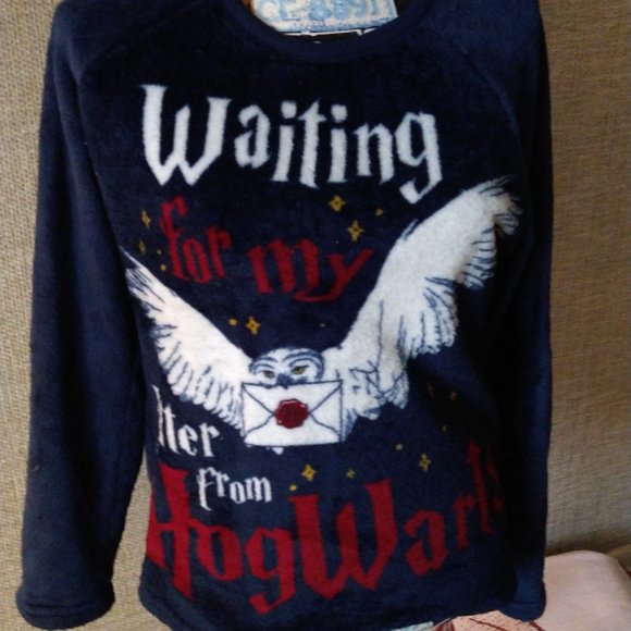 Warner Bros. Tops - HARRY POTTER - COMFY FLEECE - LONG SLEEVE SLEEP SHIRT SIZE M